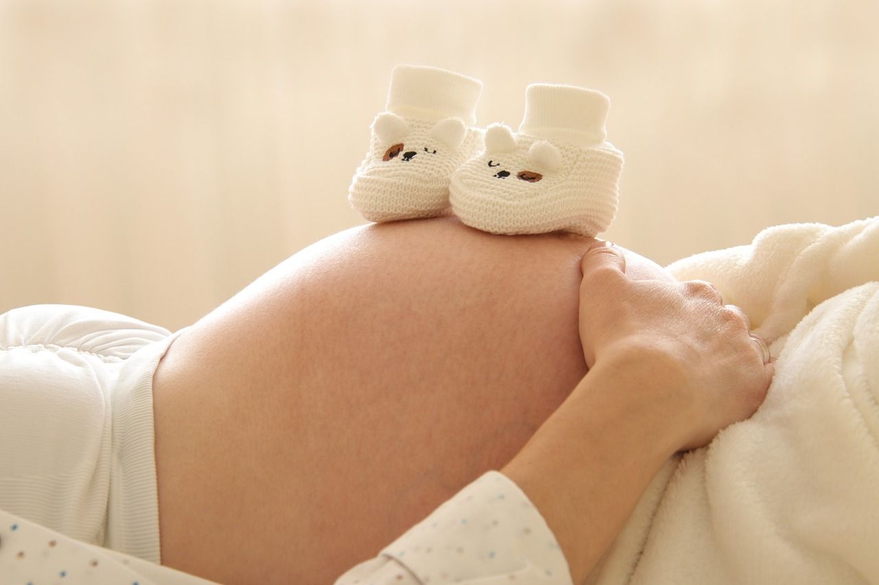 Sesje ciążowe – jak uwiecznić ten wyjątkowy okres w życiu kobiety