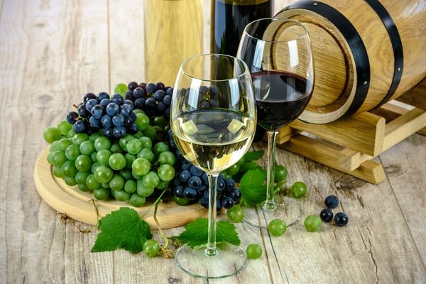 Magia degustacji - jak odkryć pełnię aromatów win z różnych krajów